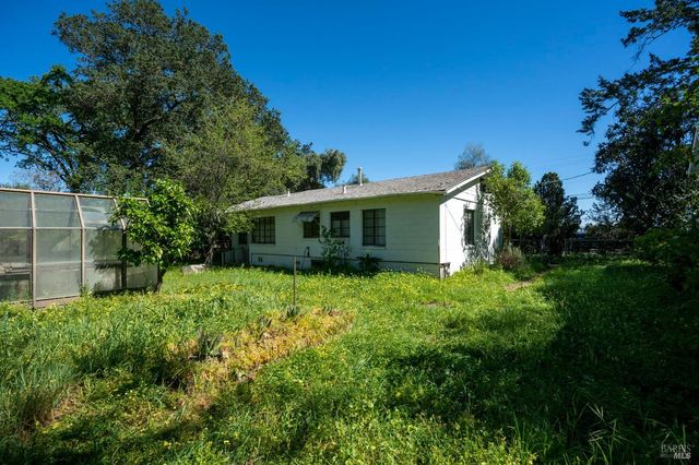 1446 Sulphur Springs Ave, St. Helena, CA 94574