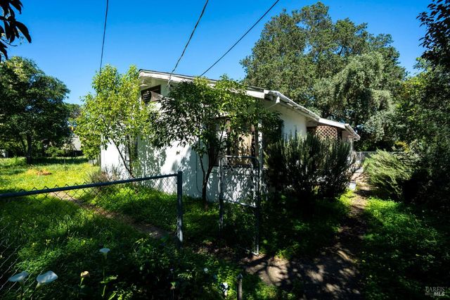 1446 Sulphur Springs Ave, St. Helena, CA 94574