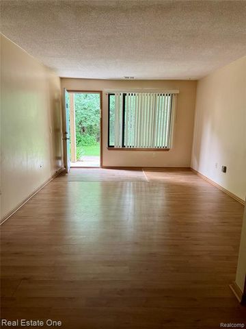 24060 Middlebelt Road, Farmington, MI 48336