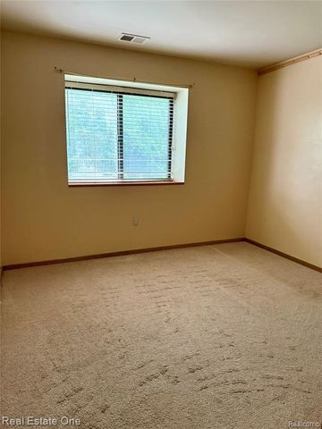 24060 Middlebelt Road, Farmington, MI 48336