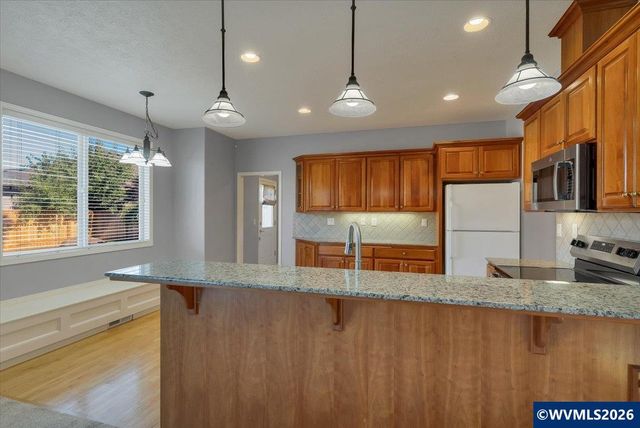 5450 Woodmill Dr SE, Salem, OR 97306