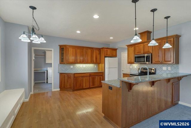 5450 Woodmill Dr SE, Salem, OR 97306