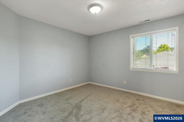 5450 Woodmill Dr SE, Salem, OR 97306