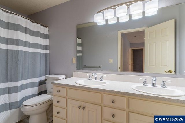 5450 Woodmill Dr SE, Salem, OR 97306
