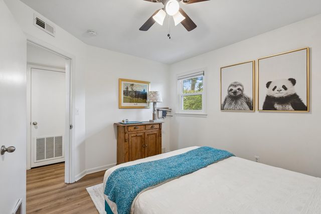 408 Saint Charles Court, Charleston, SC 29407