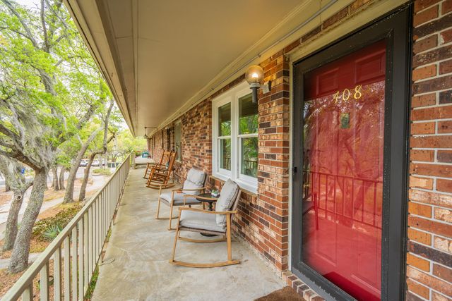408 Saint Charles Court, Charleston, SC 29407