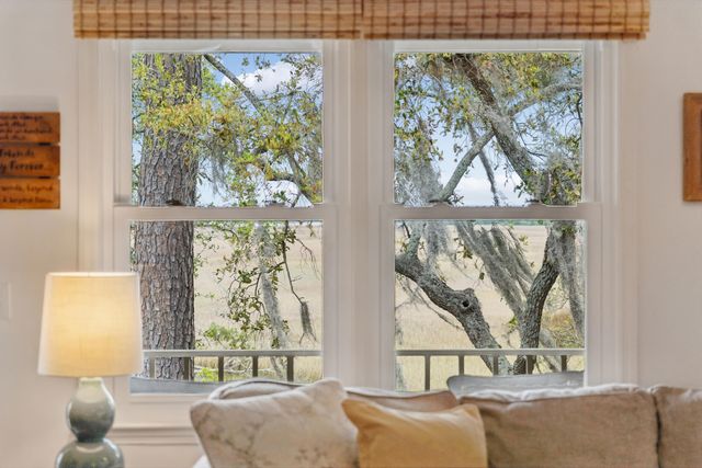 408 Saint Charles Court, Charleston, SC 29407