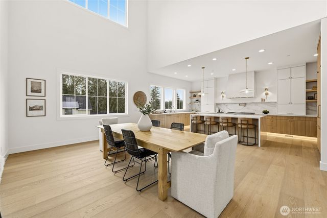26030 NE 29th Place, Redmond, WA 98053