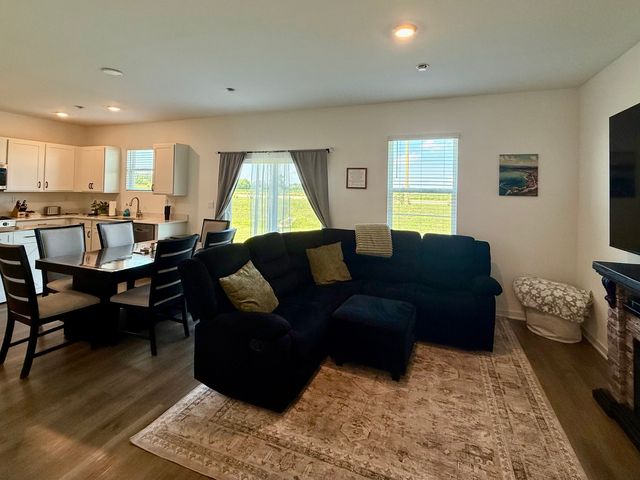 1461 Acadia Circle, Hampshire, IL 60140