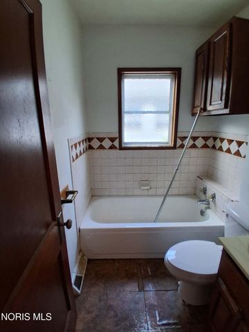 1459 Lakewood Street, Toledo, OH 43605