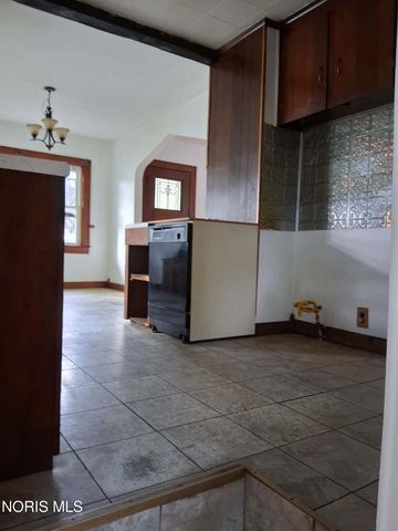 1459 Lakewood Street, Toledo, OH 43605
