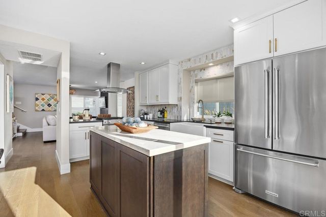 6939 Carnation Dr, Carlsbad, CA 92011