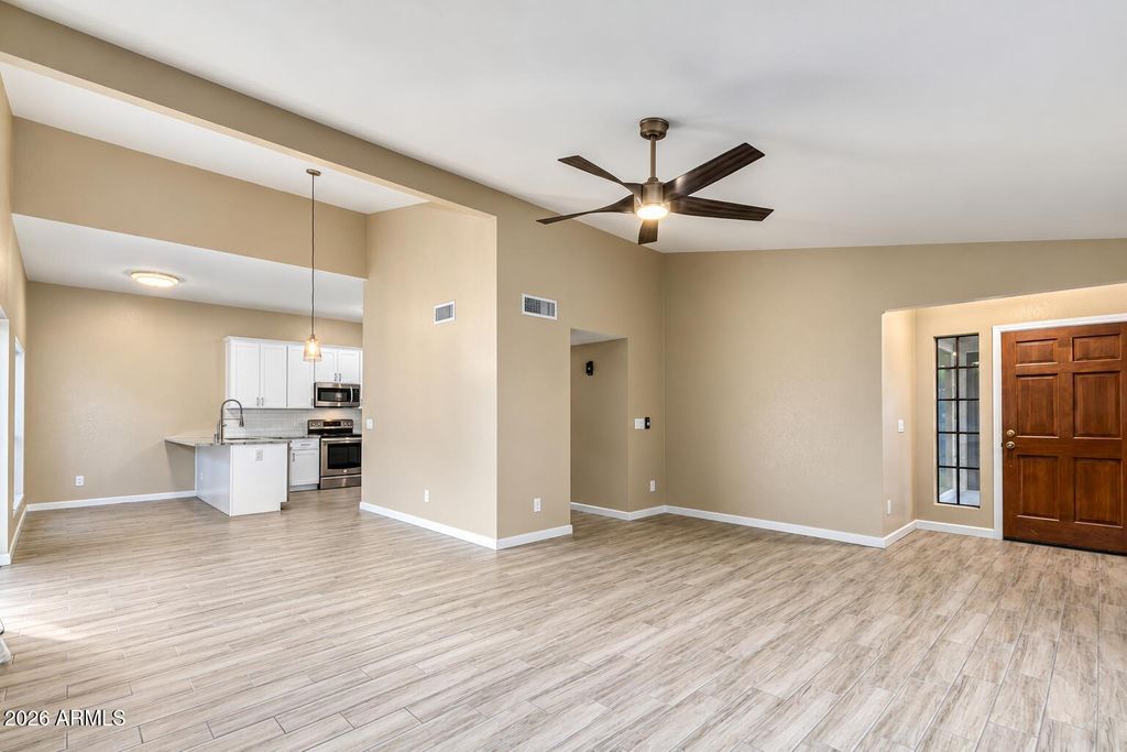 4223 E AGAVE Road, Phoenix, AZ 85044 — photo 2