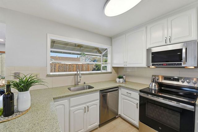 37768 Rockspray St, Newark, CA 94560