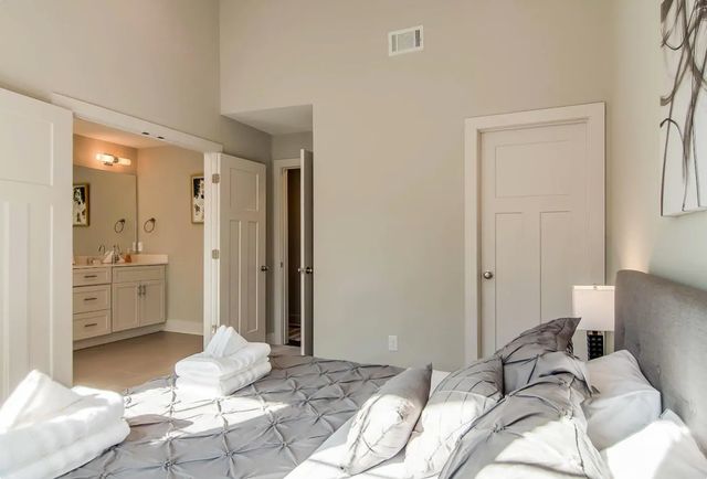 2021 Beech Ave Unit 4, Nashville, TN 37204