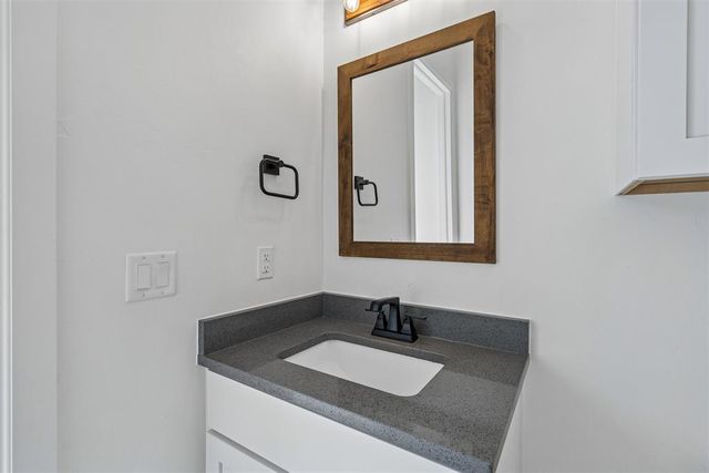 330 Old Farm Road, Edmond, OK 73034