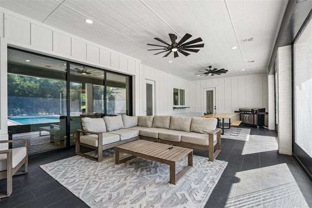 330 Old Farm Road, Edmond, OK 73034