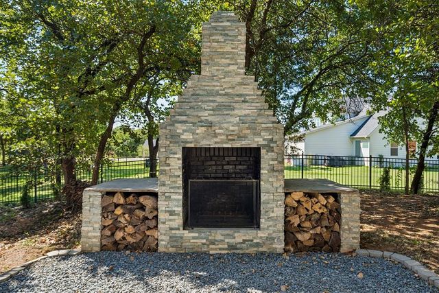 330 Old Farm Road, Edmond, OK 73034