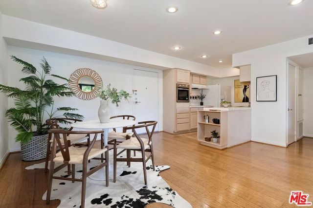 1351 N Crescent Heights Boulevard 207, West Hollywood, CA 90046