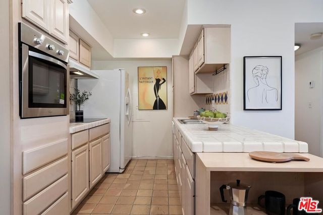 1351 N Crescent Heights Boulevard 207, West Hollywood, CA 90046