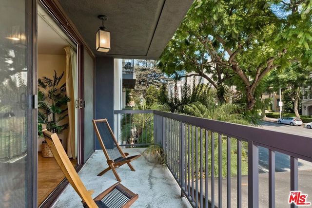 1351 N Crescent Heights Boulevard 207, West Hollywood, CA 90046