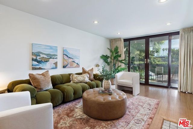 1351 N Crescent Heights Boulevard 207, West Hollywood, CA 90046