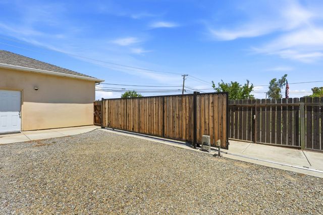 2734 W Byron Rd, Tracy, CA 95377