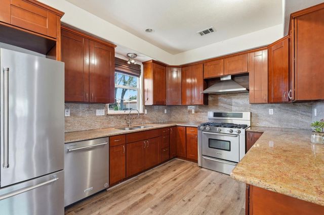 2734 W Byron Rd, Tracy, CA 95377