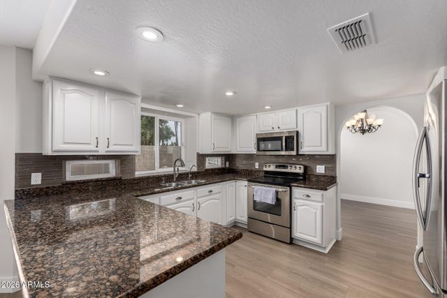 1002 S PORT Drive, Gilbert, AZ 85233