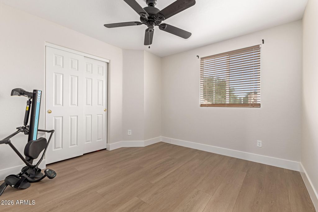 Image 17 of property listing at 1002 S PORT Drive, Gilbert, AZ 85233
