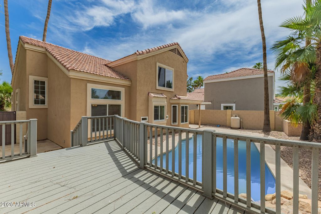 Image 24 of property listing at 1002 S PORT Drive, Gilbert, AZ 85233