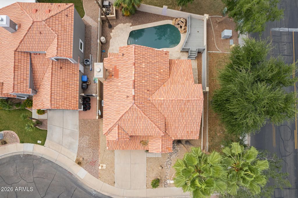 Image 28 of property listing at 1002 S PORT Drive, Gilbert, AZ 85233