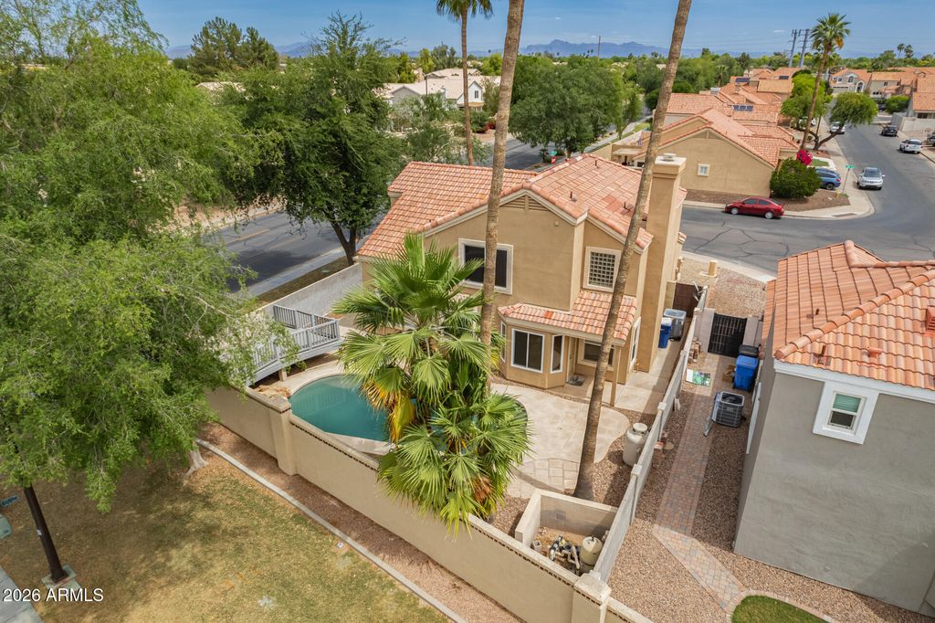 Image 29 of property listing at 1002 S PORT Drive, Gilbert, AZ 85233
