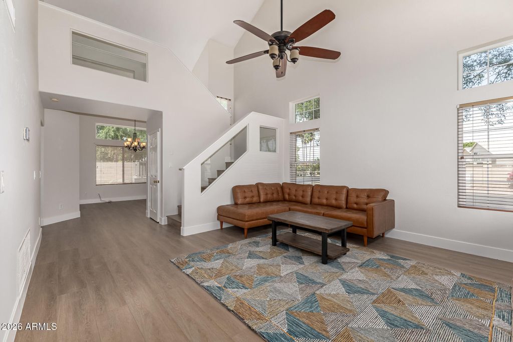 Image 3 of property listing at 1002 S PORT Drive, Gilbert, AZ 85233