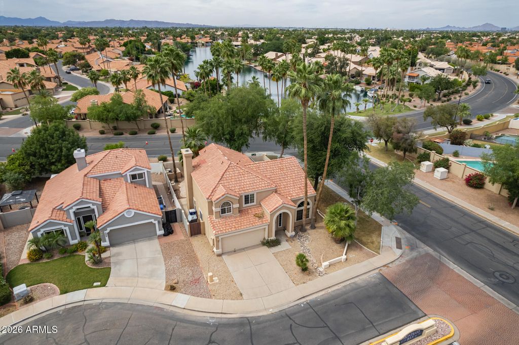 Image 30 of property listing at 1002 S PORT Drive, Gilbert, AZ 85233