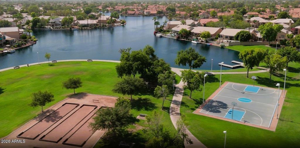 Image 33 of property listing at 1002 S PORT Drive, Gilbert, AZ 85233