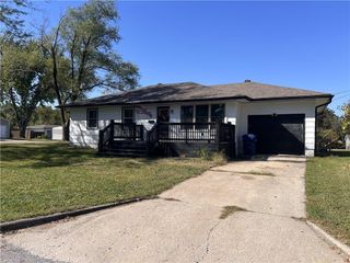 611 S Summit Road, Knob Noster, MO 65336