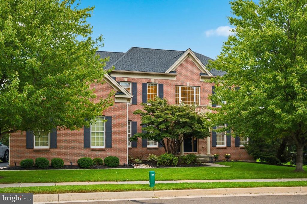 25 DELANEY DR, NEWTOWN, PA 18940 — exterior