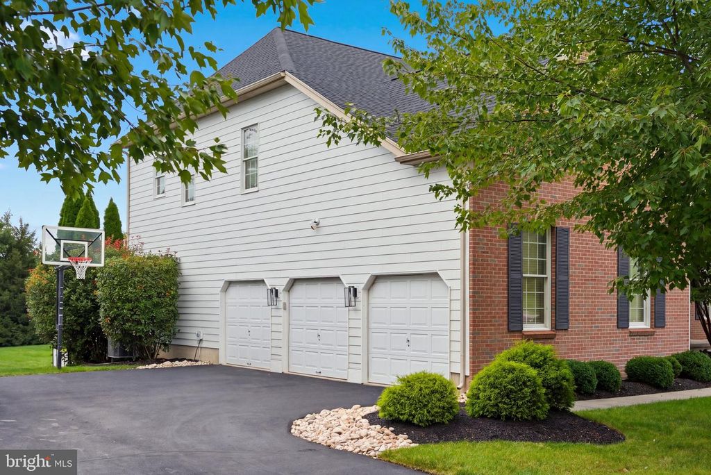 25 DELANEY DR, NEWTOWN, PA 18940 — photo 2