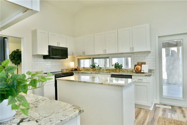 6152 Southern Hills Court, Canfield, OH 44406