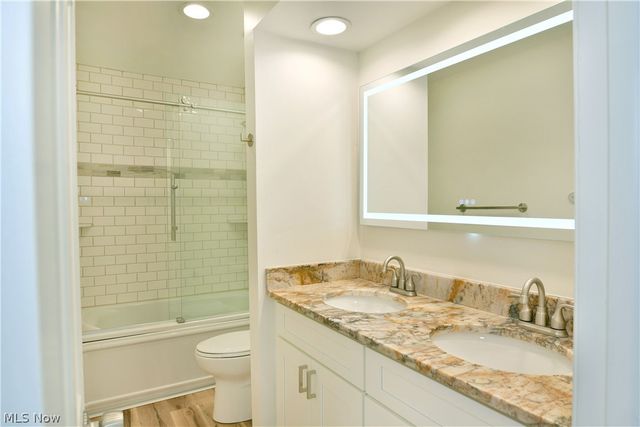 6152 Southern Hills Court, Canfield, OH 44406