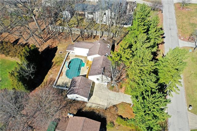 6152 Southern Hills Court, Canfield, OH 44406