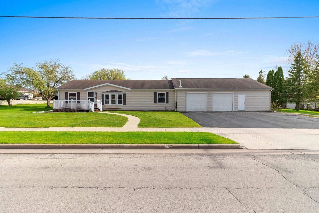 111 E NATIONAL AVENUE, Brillion, WI 54110