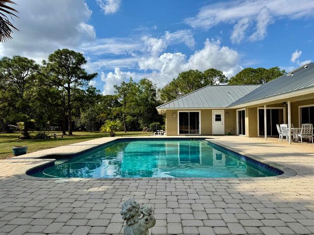 2884 SE Ranch Acres Circle, Jupiter, FL 33478