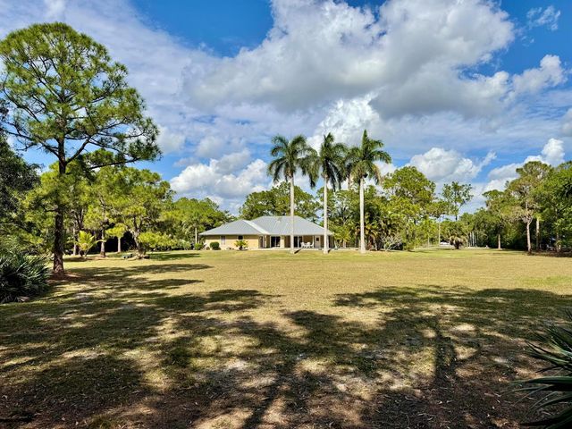 2884 SE Ranch Acres Circle, Jupiter, FL 33478