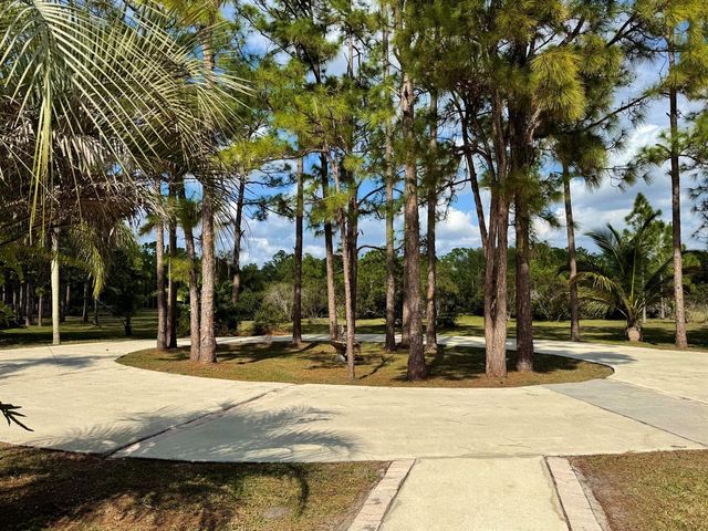 2884 SE Ranch Acres Circle, Jupiter, FL 33478