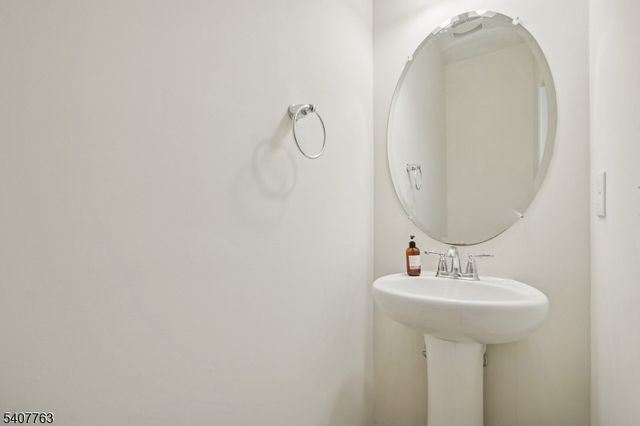 5 Albert Ct, Randolph Twp., NJ 07869