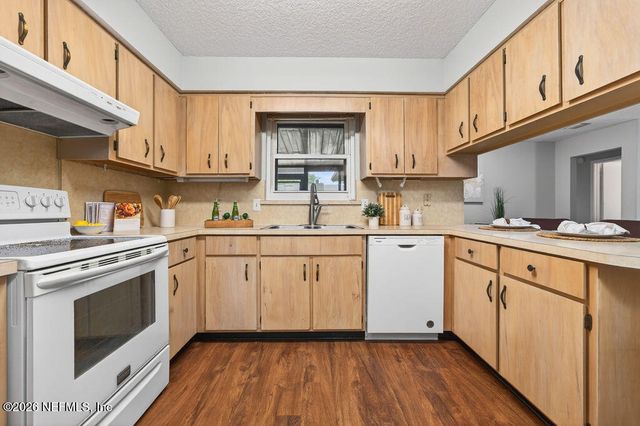 584 ARTHUR MIDDLETON Circle, Orange Park, FL 32073