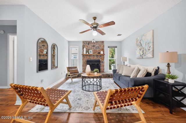 584 ARTHUR MIDDLETON Circle, Orange Park, FL 32073