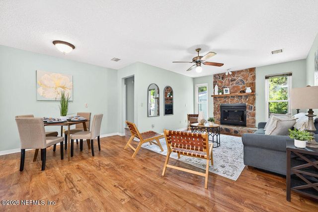 584 ARTHUR MIDDLETON Circle, Orange Park, FL 32073